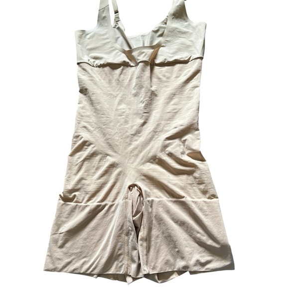 SPANXsculpt OnCoreOpen-Bust Mid-Thigh Bodysuit Nude XL Booty Enhancing Shapewear - Picture 4 of 9